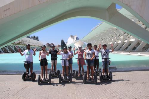 Los fotos de tour en segway en grupo a los principales puntos de valencia