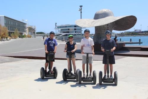 Los fotos de tour en segway por el puerto de valencia