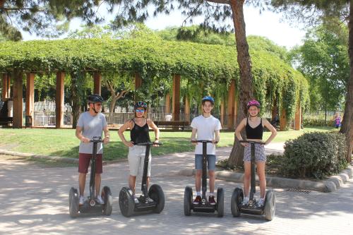 Los fotos de gran tour en segway por la ciudad